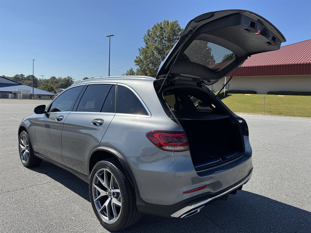 Used 2021 Mercedes-Benz GLC 300 4MATIC w/ AMG Line image 19