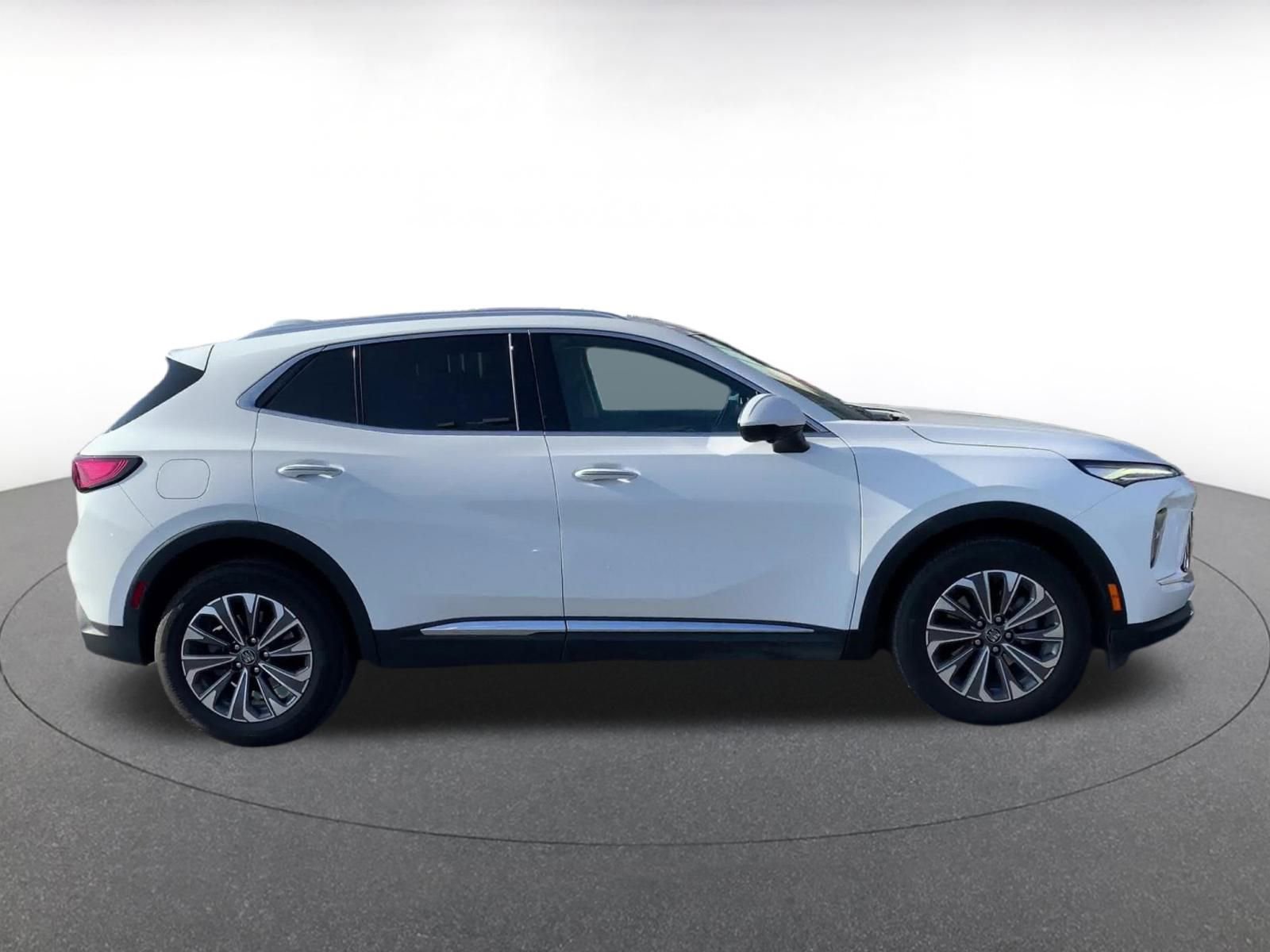 Used 2024 Buick Envision Preferred image 16