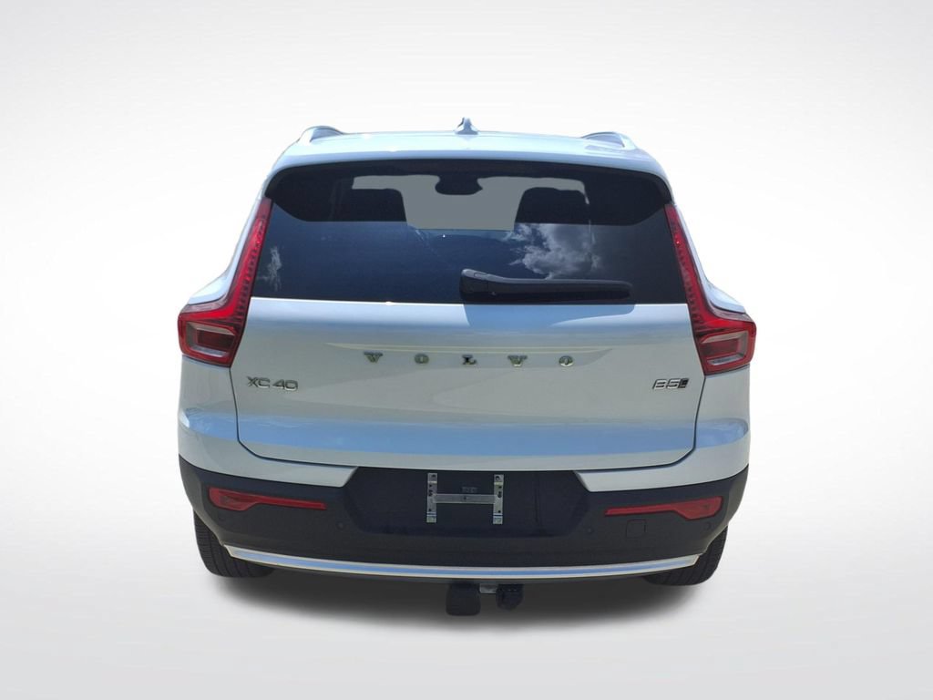 Used 2024 Volvo XC40 B5 Plus AWD/4WD image 7