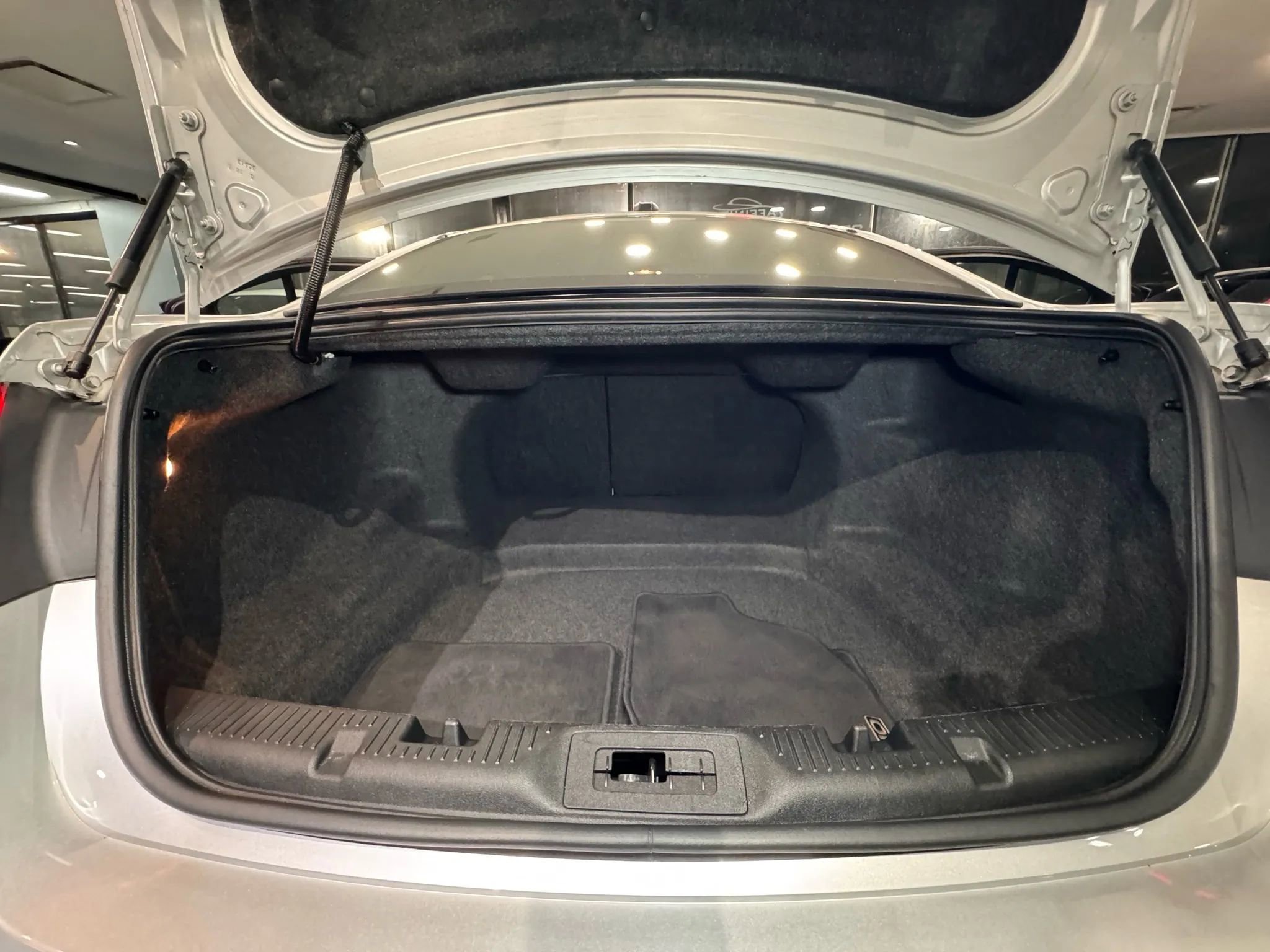 Used 2013 Ford Taurus SHO image 38