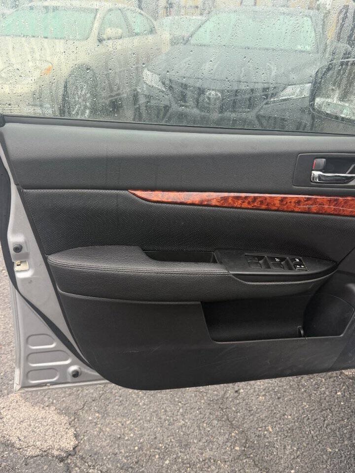 Used 2012 Subaru Legacy 3.6R Limited AWD/4WD image 2