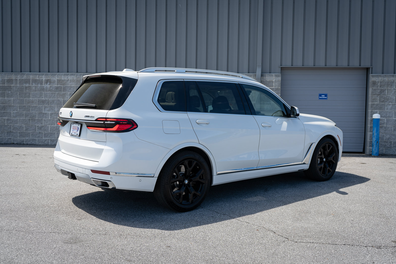 Used 2023 BMW X7 xDrive40i w/ Executive Package AWD/4WD image 18