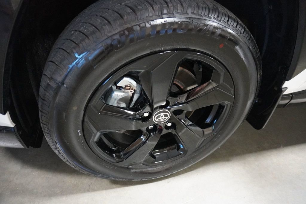 Used 2023 Toyota RAV4 SE w/ Weather & Moonroof Package image 20