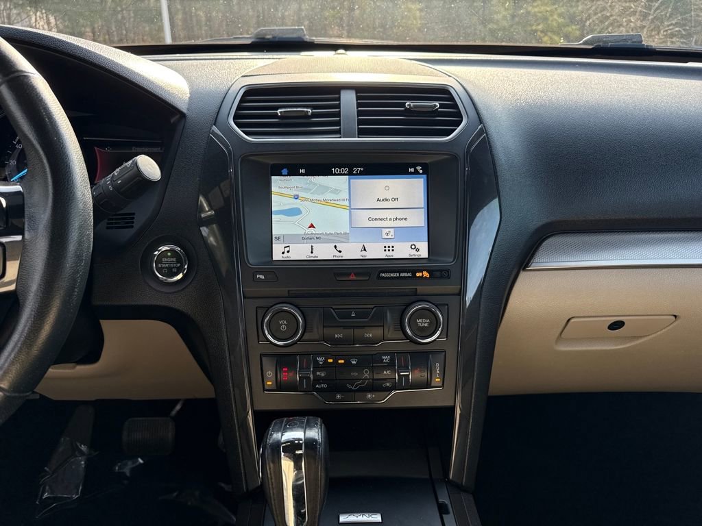 Used 2018 Ford Explorer XLT w/ Equipment Group 202A image 9