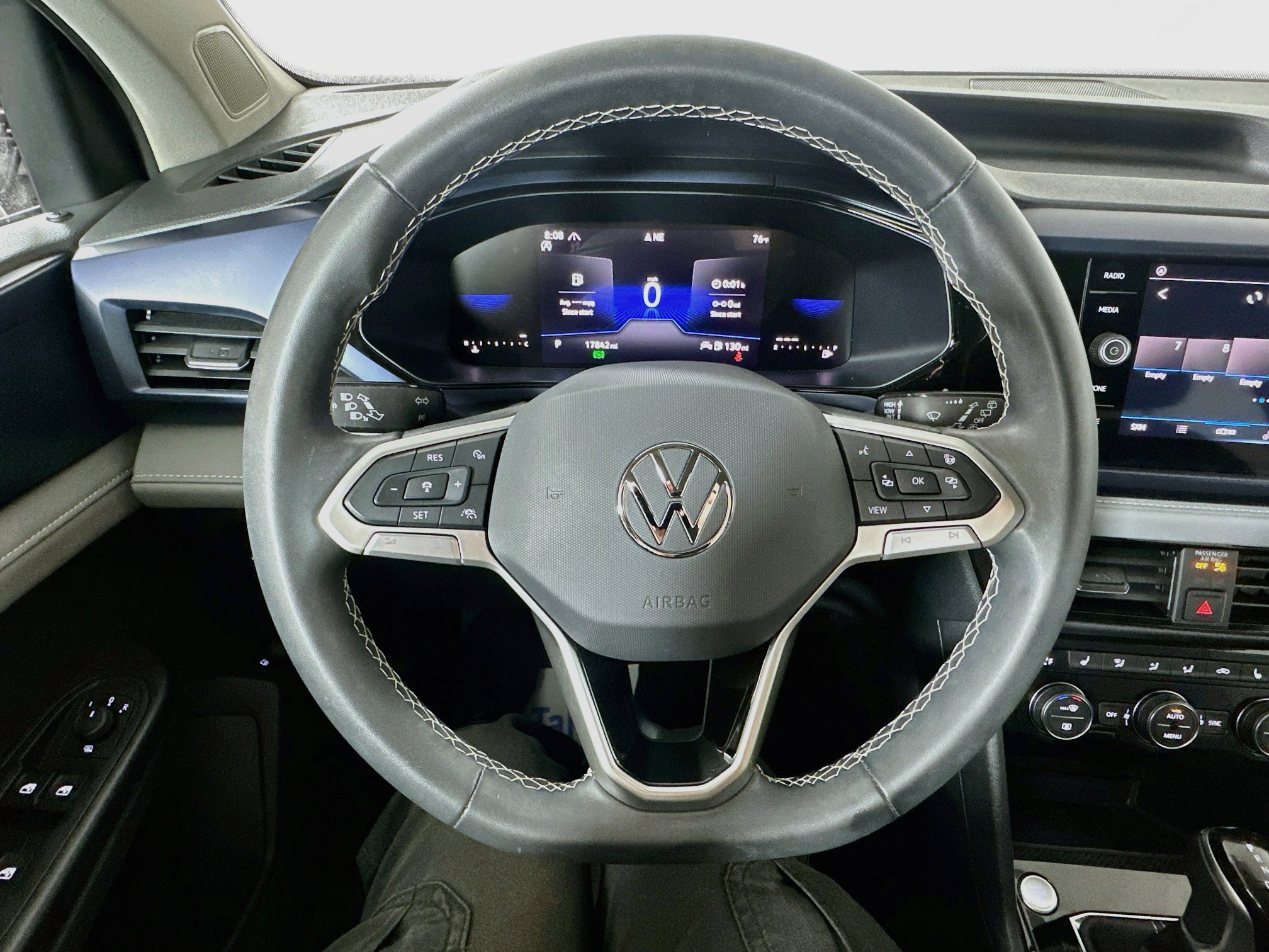 Certified 2024 Volkswagen Taos SE AWD/4WD image 11