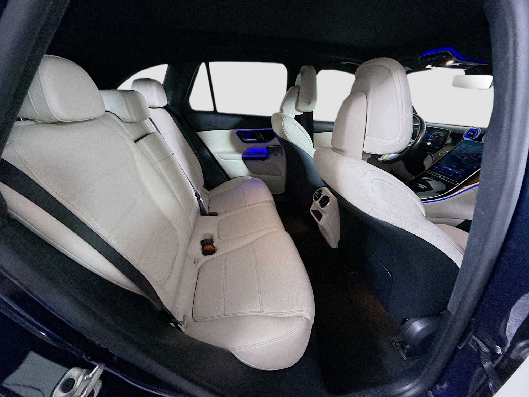 Used 2023 Mercedes-Benz GLC 300 4MATIC w/ Exclusive Trim Package image 27