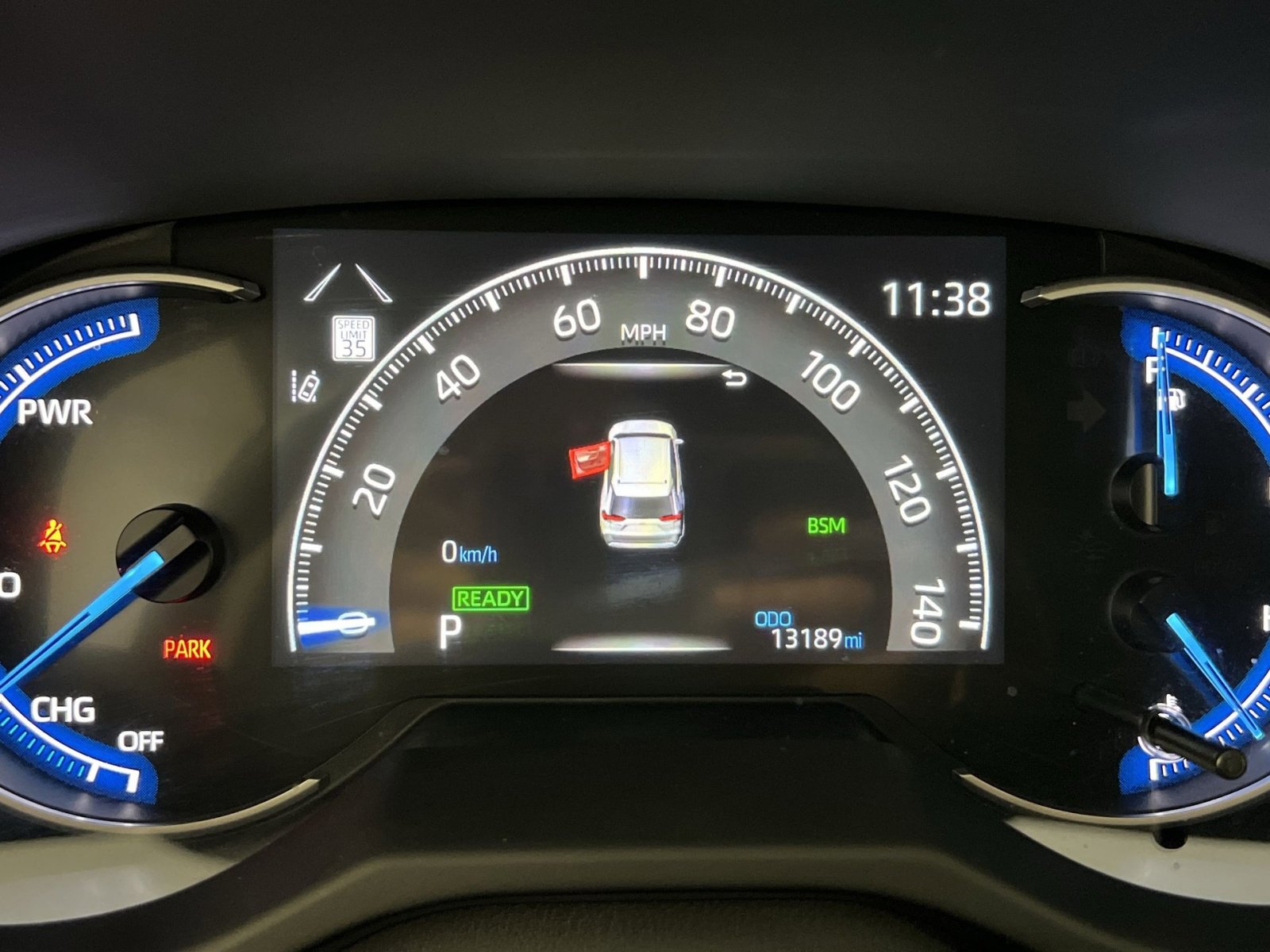 Used 2025 Toyota RAV4 XLE image 17