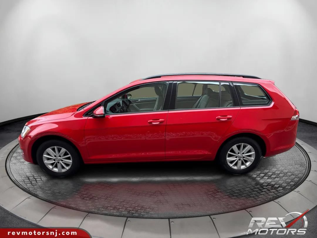Used 2015 Volkswagen Golf S FWD image 2
