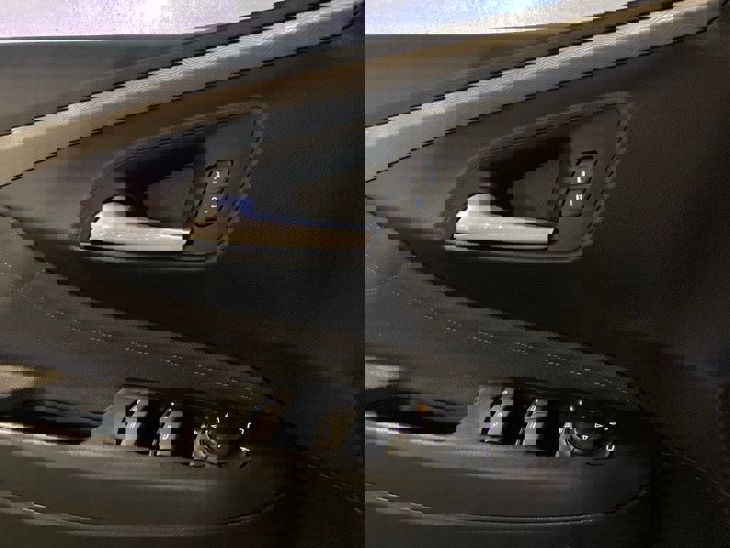 Used 2025 Buick Envista Sport Touring image 14