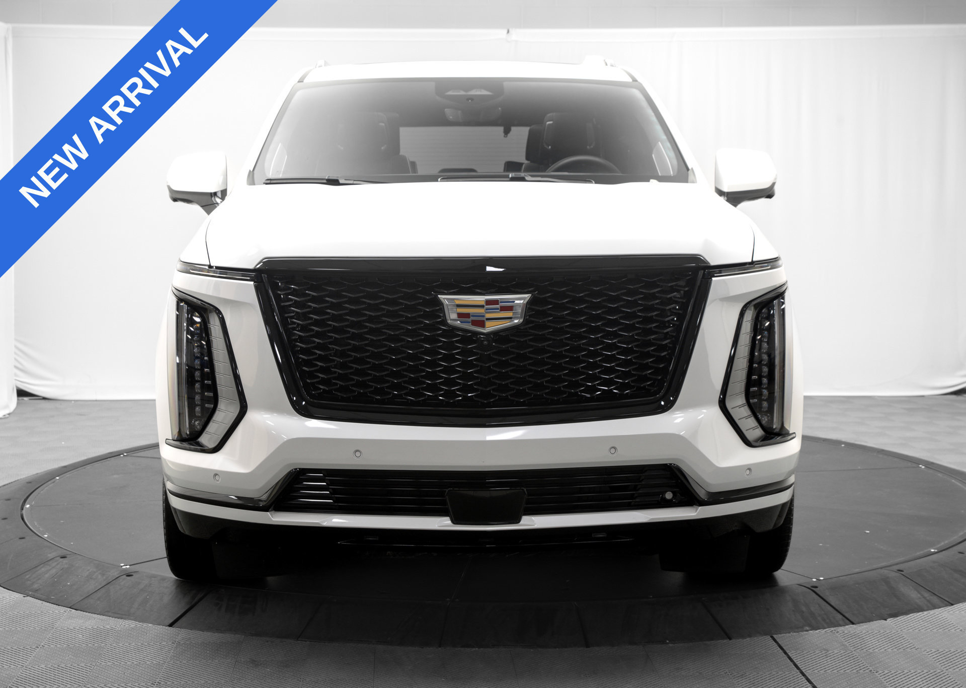 Used 2025 Cadillac Escalade Sport Platinum w/ LPO, Floor Liner Package AWD/4WD image 2
