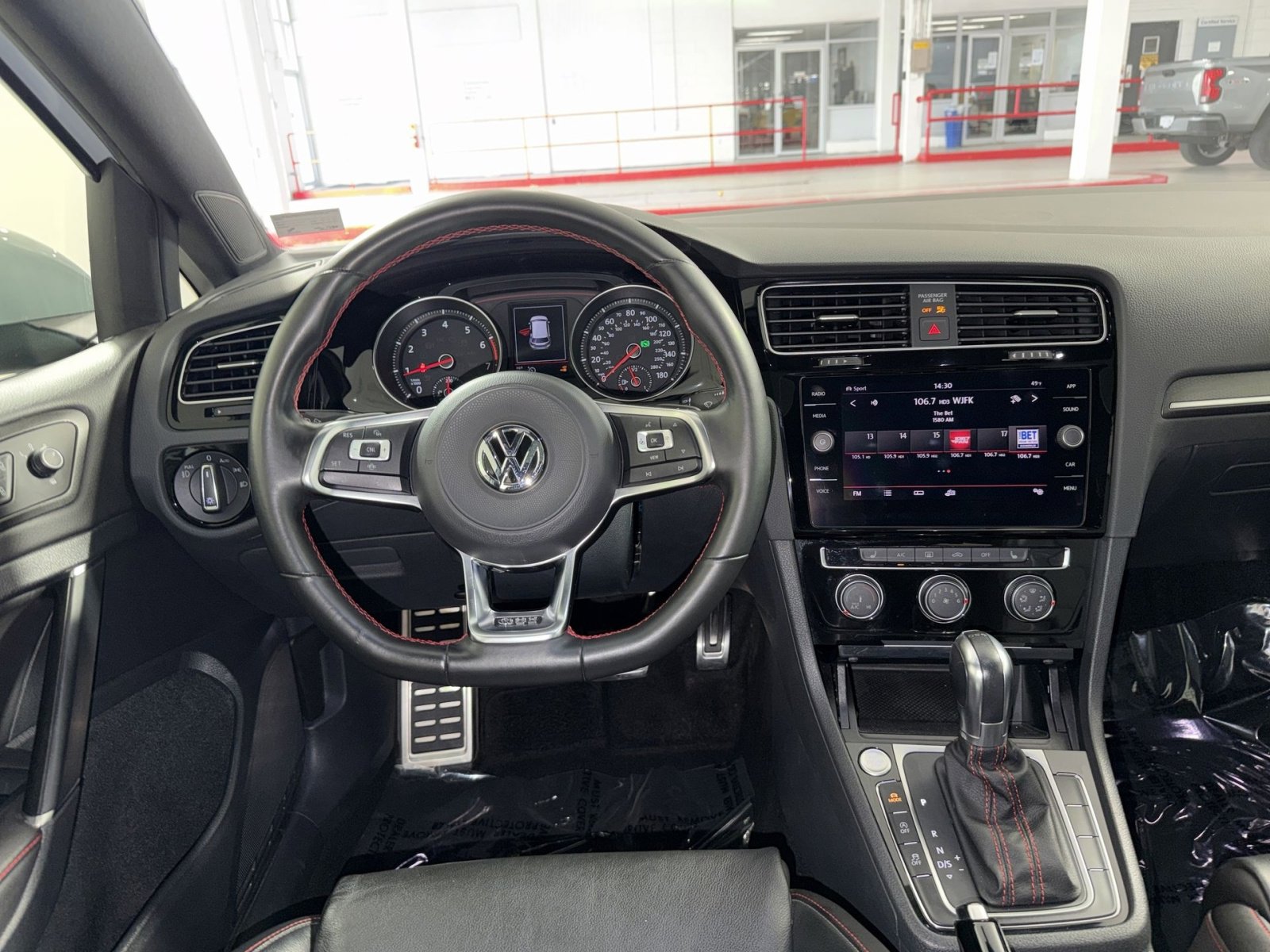 Used 2019 Volkswagen GTI SE image 16
