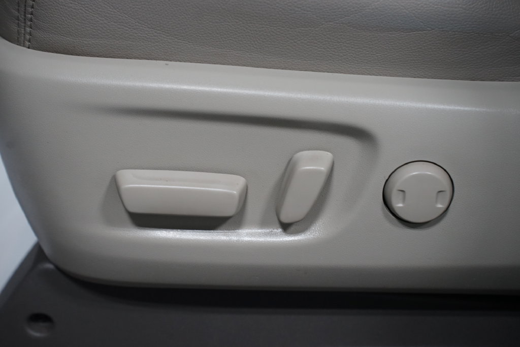 Certified 2020 Toyota Sienna XLE Premium FWD image 32