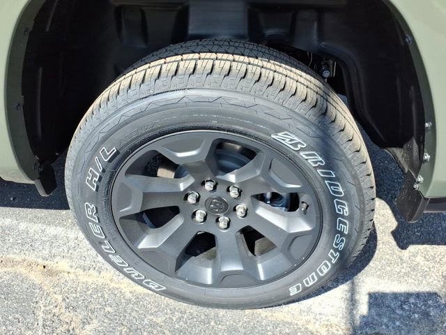 New 2026 RAM 1500 4x4 Crew Cab image 4