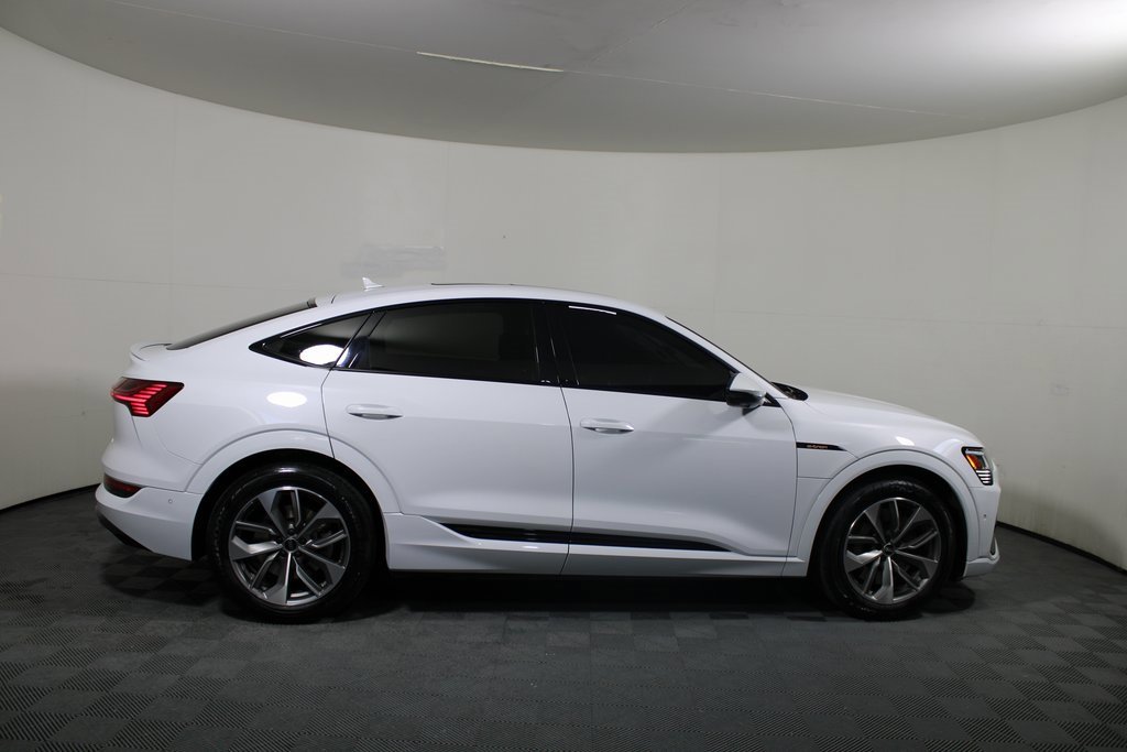 Used 2021 Audi e-tron Premium Plus w/ Premium Plus Package image 2