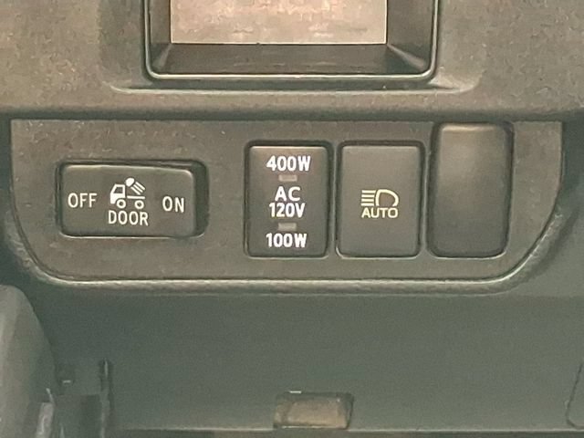 Used 2018 Toyota Tacoma TRD Off-Road AWD/4WD image 33