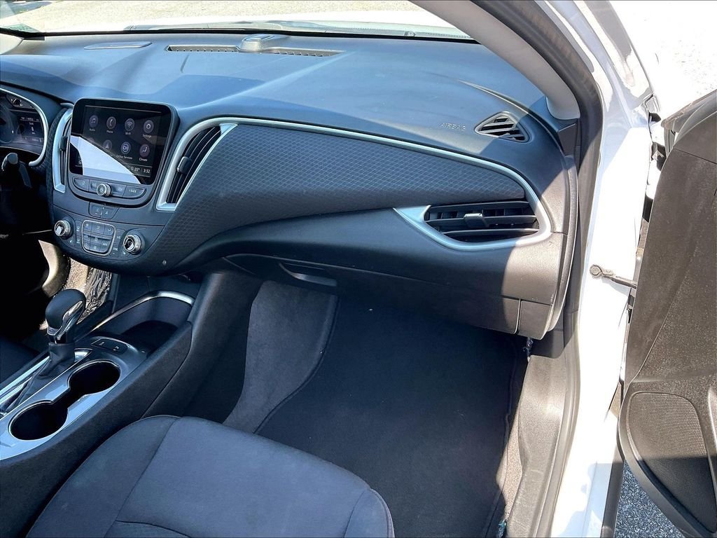 Used 2024 Chevrolet Malibu LT FWD image 12