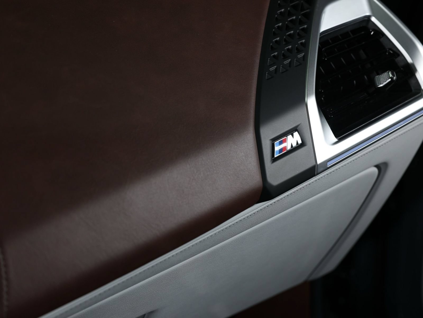 Used 2025 BMW XM AWD/4WD image 38