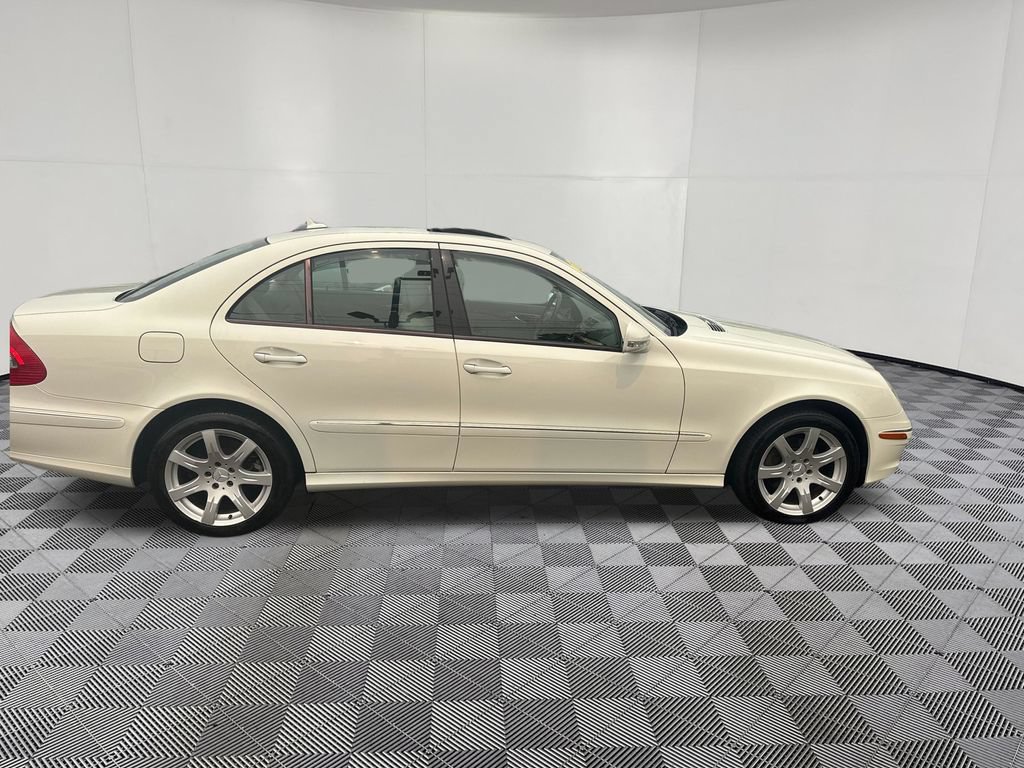 Used 2007 Mercedes-Benz E 350 4MATIC Sedan image 6