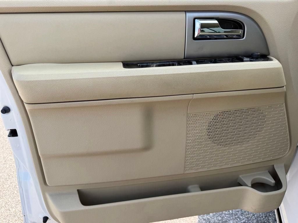 Used 2017 Ford Expedition Limited w/ Equipment Group 301A AWD/4WD image 13