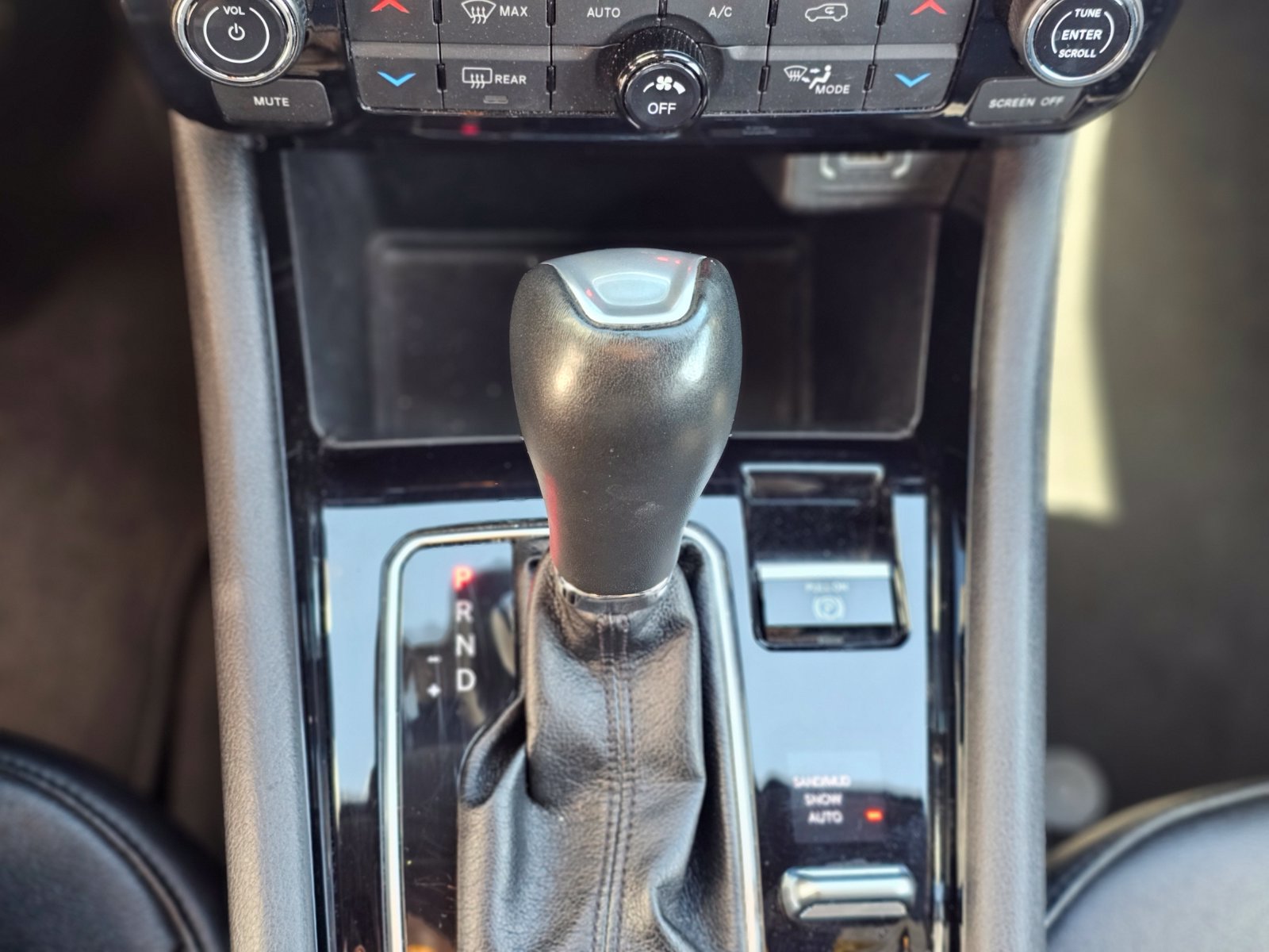 Used 2024 Jeep Compass Limited AWD/4WD image 23