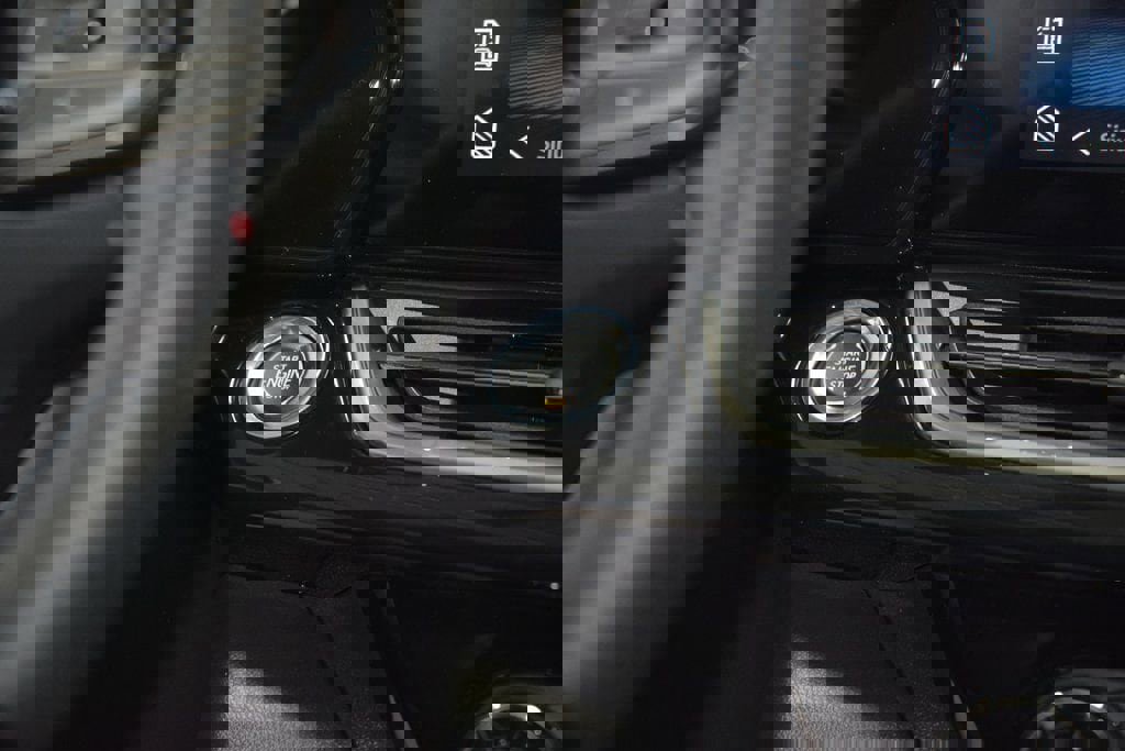 New 2026 Chevrolet Trax RS w/ Sunroof Package image 32