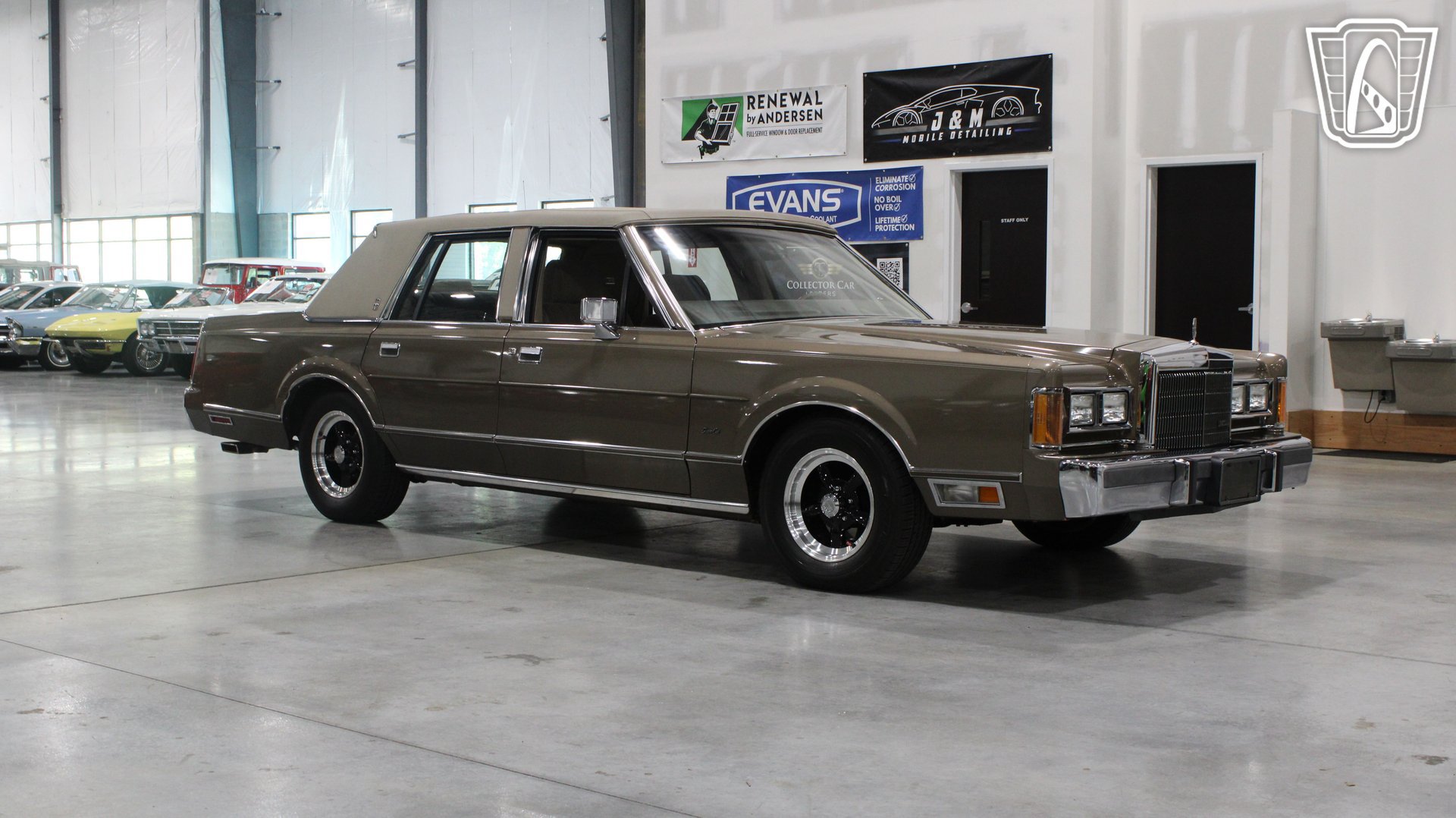 Used 1989 Lincoln Town Car RWD image 26