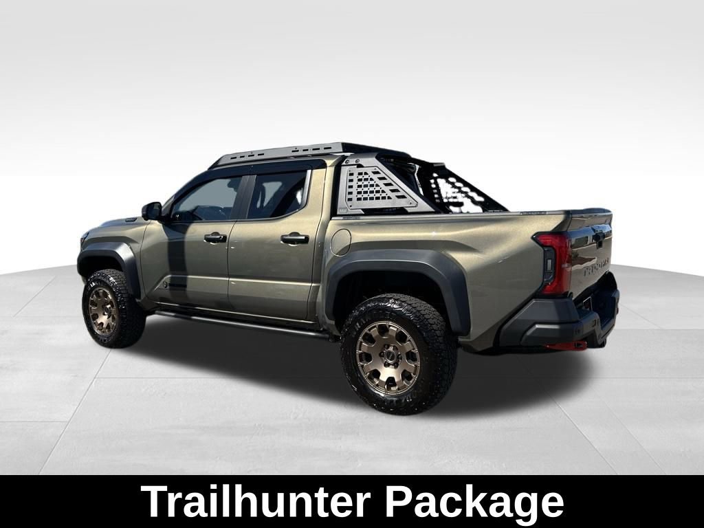 Used 2025 Toyota Tacoma Trailhunter image 3