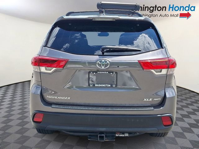 Used 2018 Toyota Highlander XLE AWD/4WD image 5