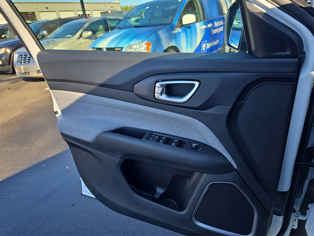 New 2026 Jeep Compass Latitude image 26