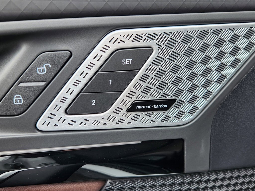 New 2025 BMW X2 xDrive28i image 16