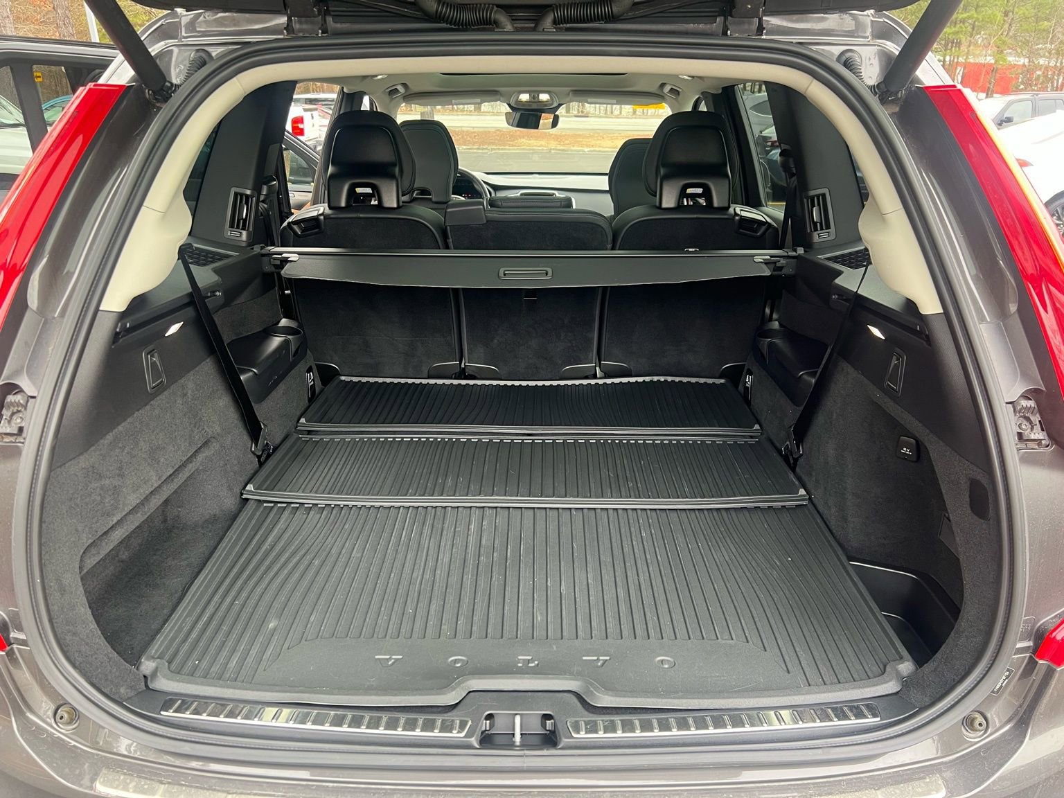 Used 2023 Volvo XC90 B6 Plus w/ Protection Package Premier image 17