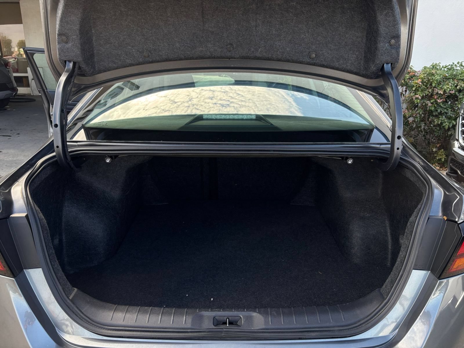 Used 2026 Nissan Altima 2.5 SV FWD image 31