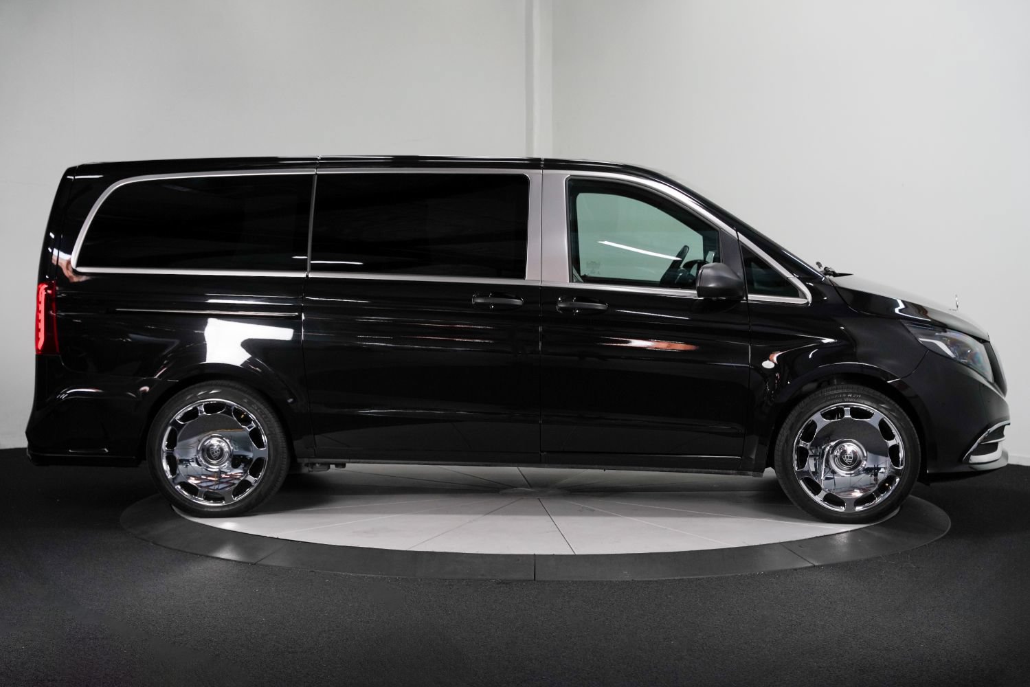 Used 2021 Mercedes-Benz Metris Passenger image 8