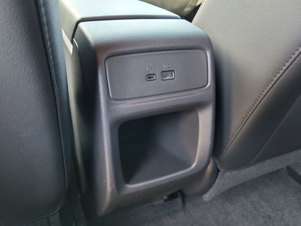 Used 2024 Chevrolet Trax RS w/ Sunroof Package FWD image 15