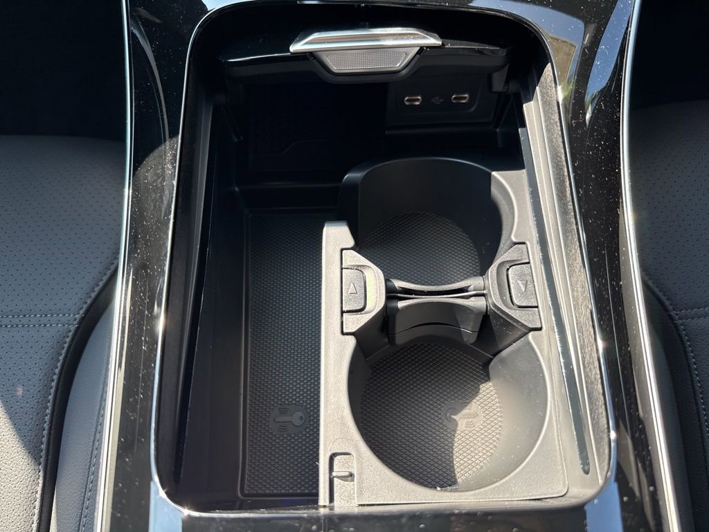 New 2025 Mercedes-Benz C 300 4MATIC Sedan image 21