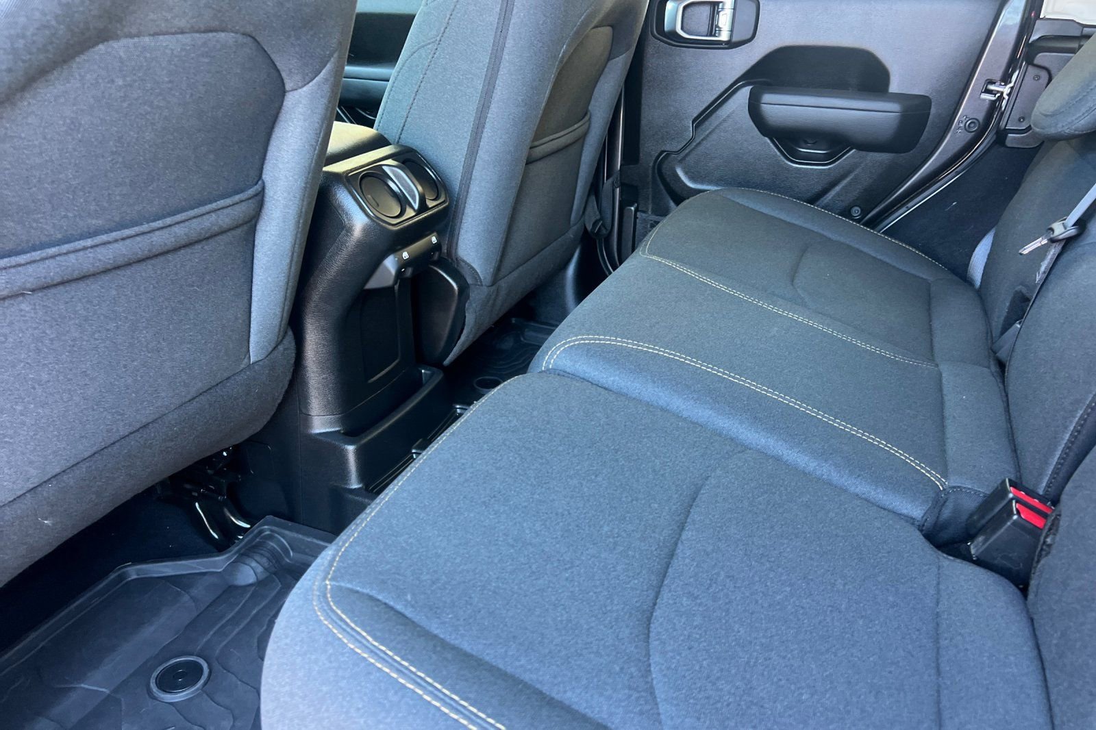 Used 2025 Jeep Wrangler Unlimited Sport S 4xe AWD/4WD image 12