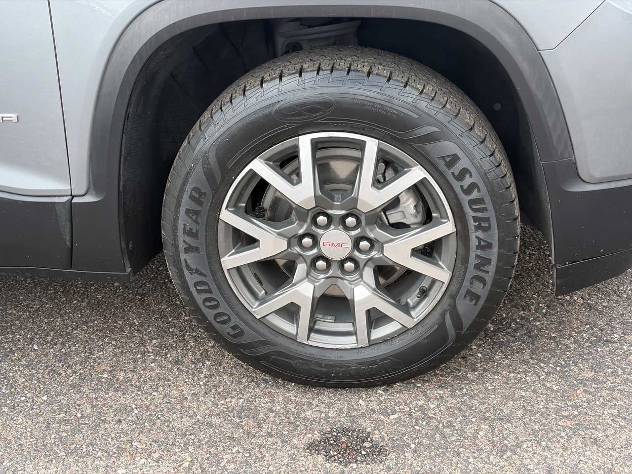 Used 2021 GMC Acadia SLE w/ Driver Convenience Package FWD image 10