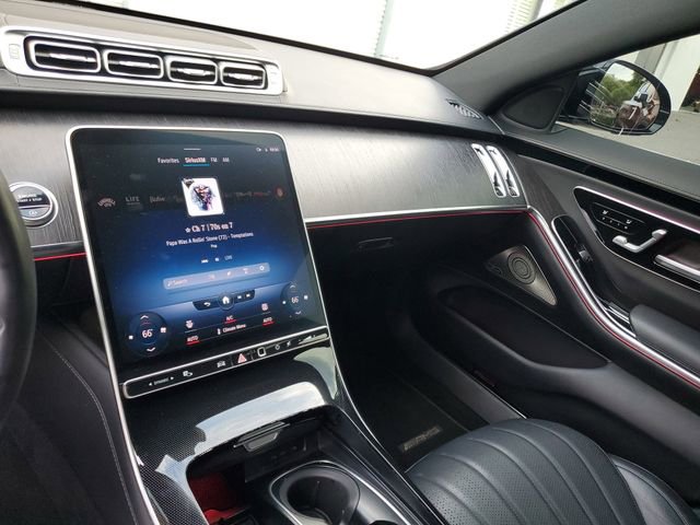 Used 2022 Mercedes-Benz S 500 4MATIC w/ AMG Line Package image 25