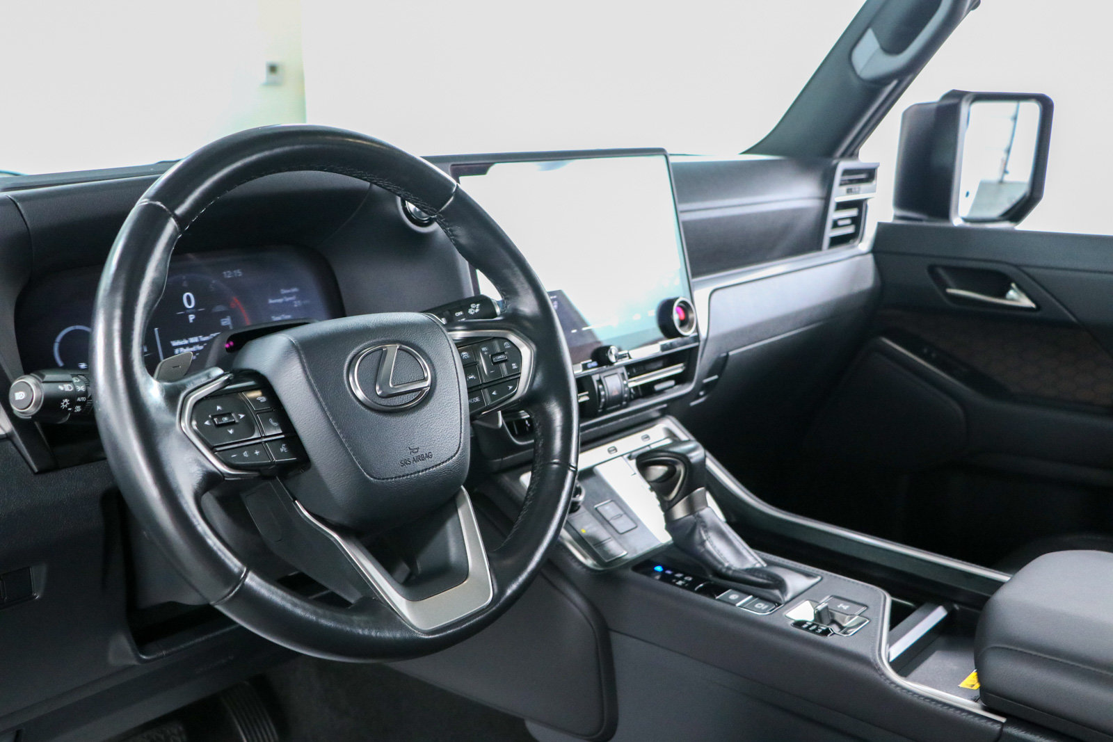 Used 2025 Lexus GX 550 w/ Accessory Package (2T) AWD/4WD image 25