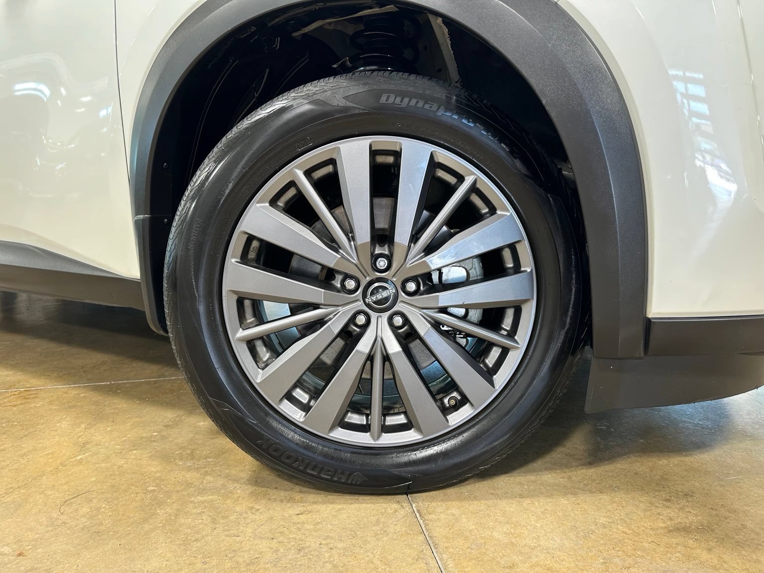 Used 2024 Nissan Pathfinder SL w/ SL Premium Package FWD image 10