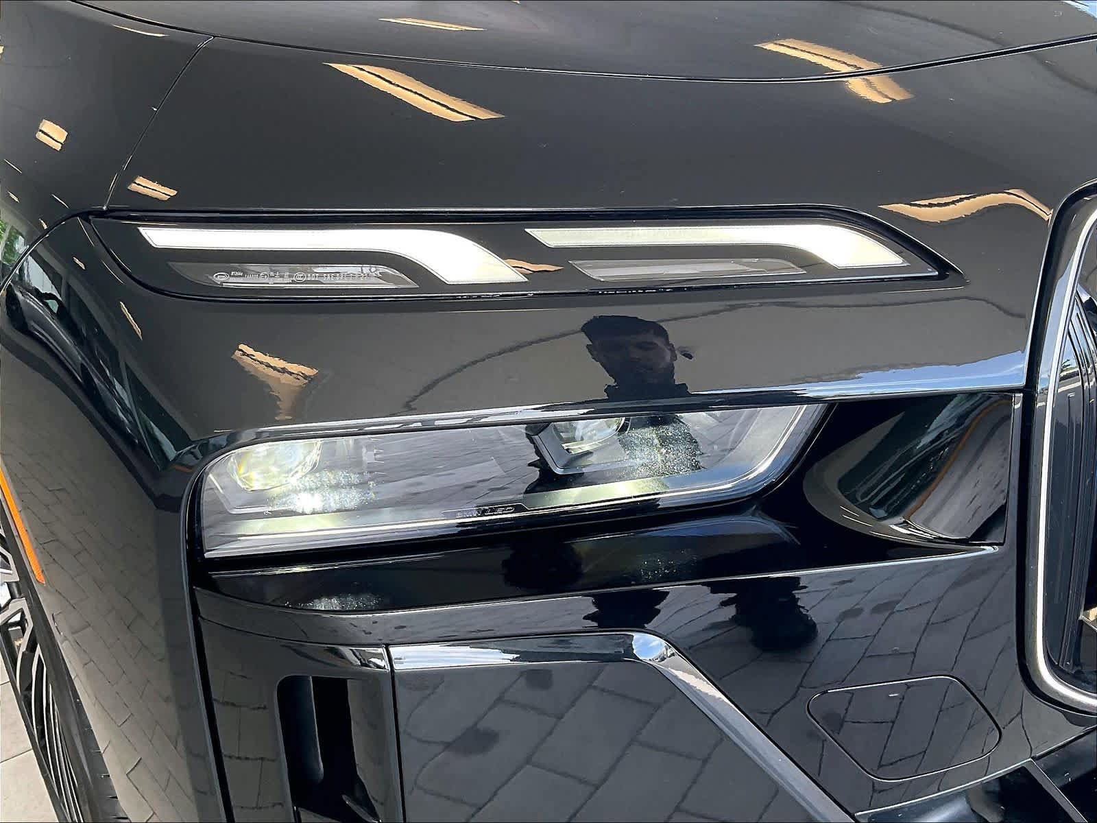 Used 2025 BMW 740i w/ Premium Package image 30