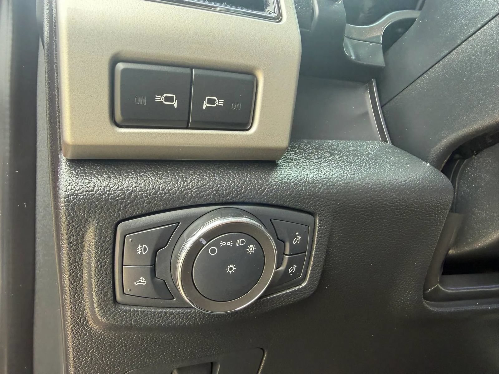 Used 2019 Ford F250 Lariat w/ Chrome Package AWD/4WD image 16