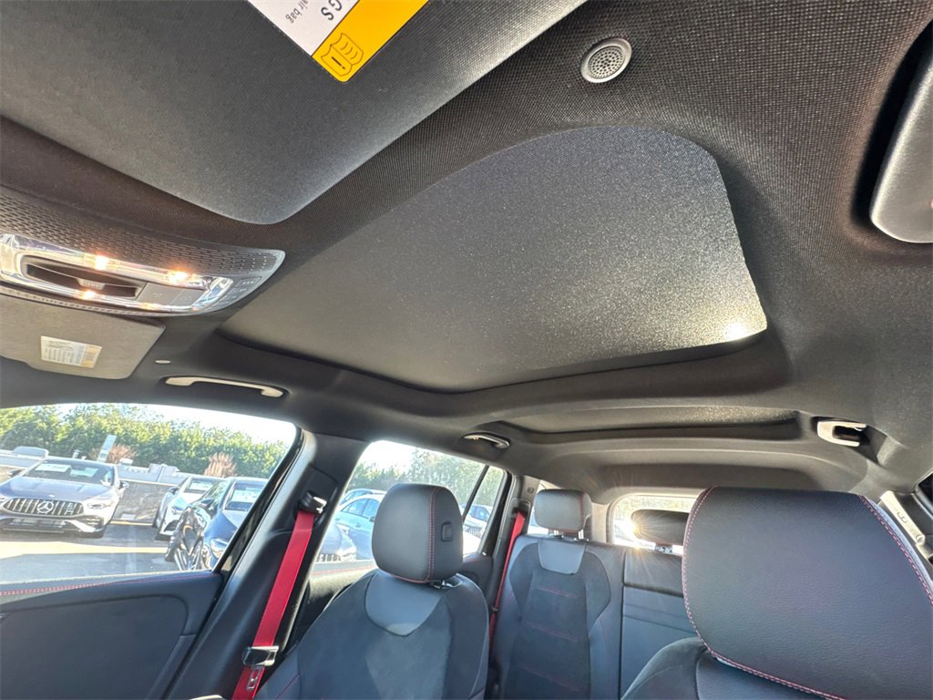 New 2025 Mercedes-Benz GLB 35 AMG 4MATIC image 35