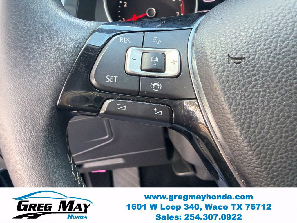Used 2021 Volkswagen Tiguan SE w/ Panoramic Sunroof Package FWD image 15