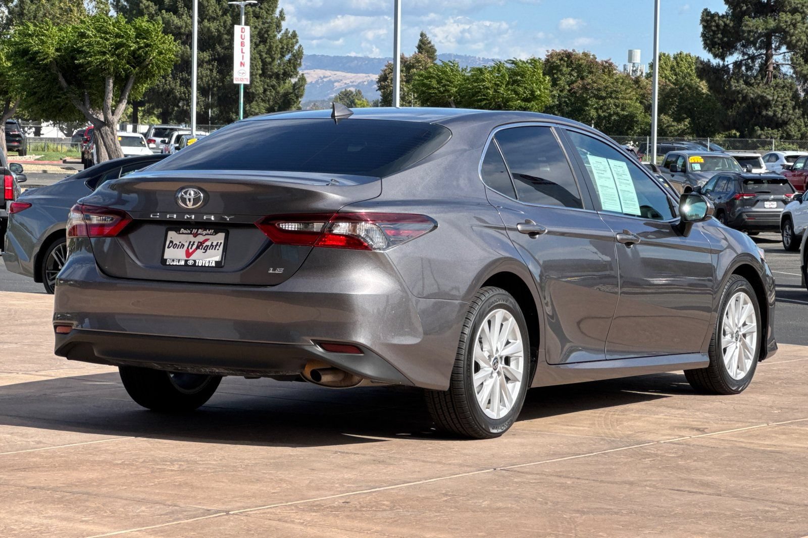 Used 2024 Toyota Camry LE FWD image 4