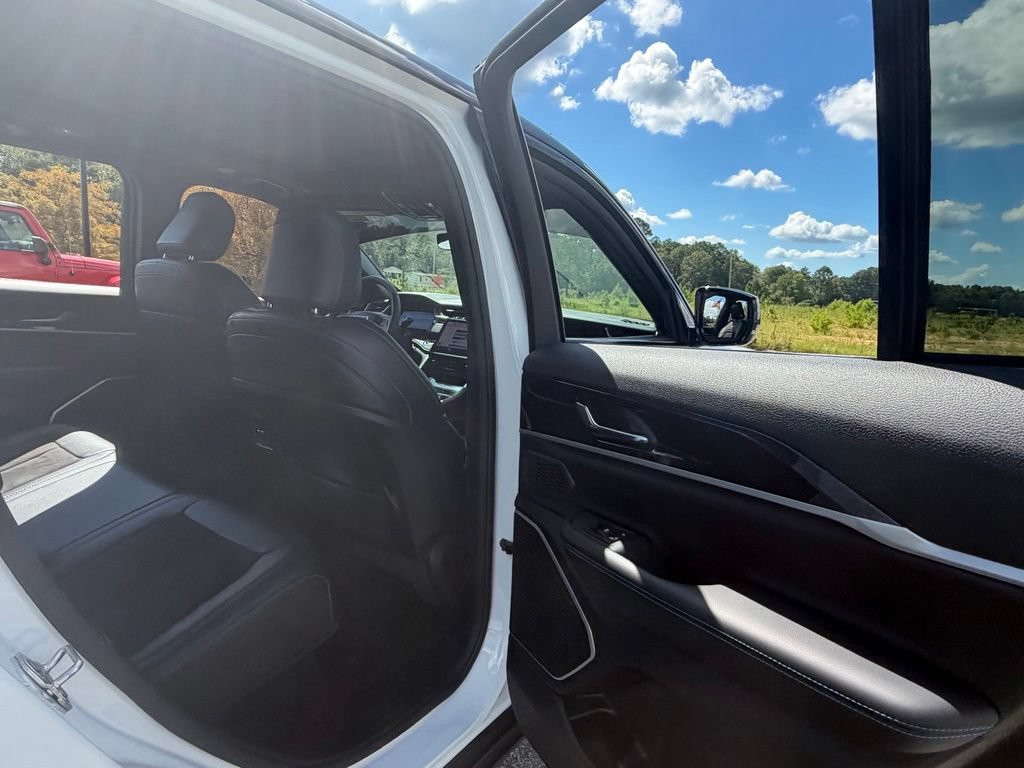 Used 2024 Jeep Grand Cherokee Trailhawk AWD/4WD image 43