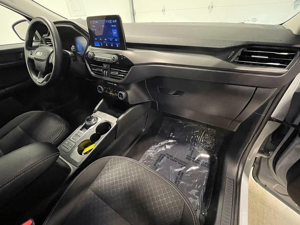 Used 2025 Ford Escape Active AWD/4WD image 25