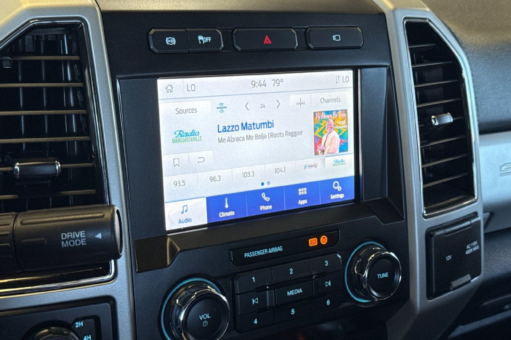 Used 2021 Ford F250 Lariat w/ Lariat Value Package AWD/4WD image 17