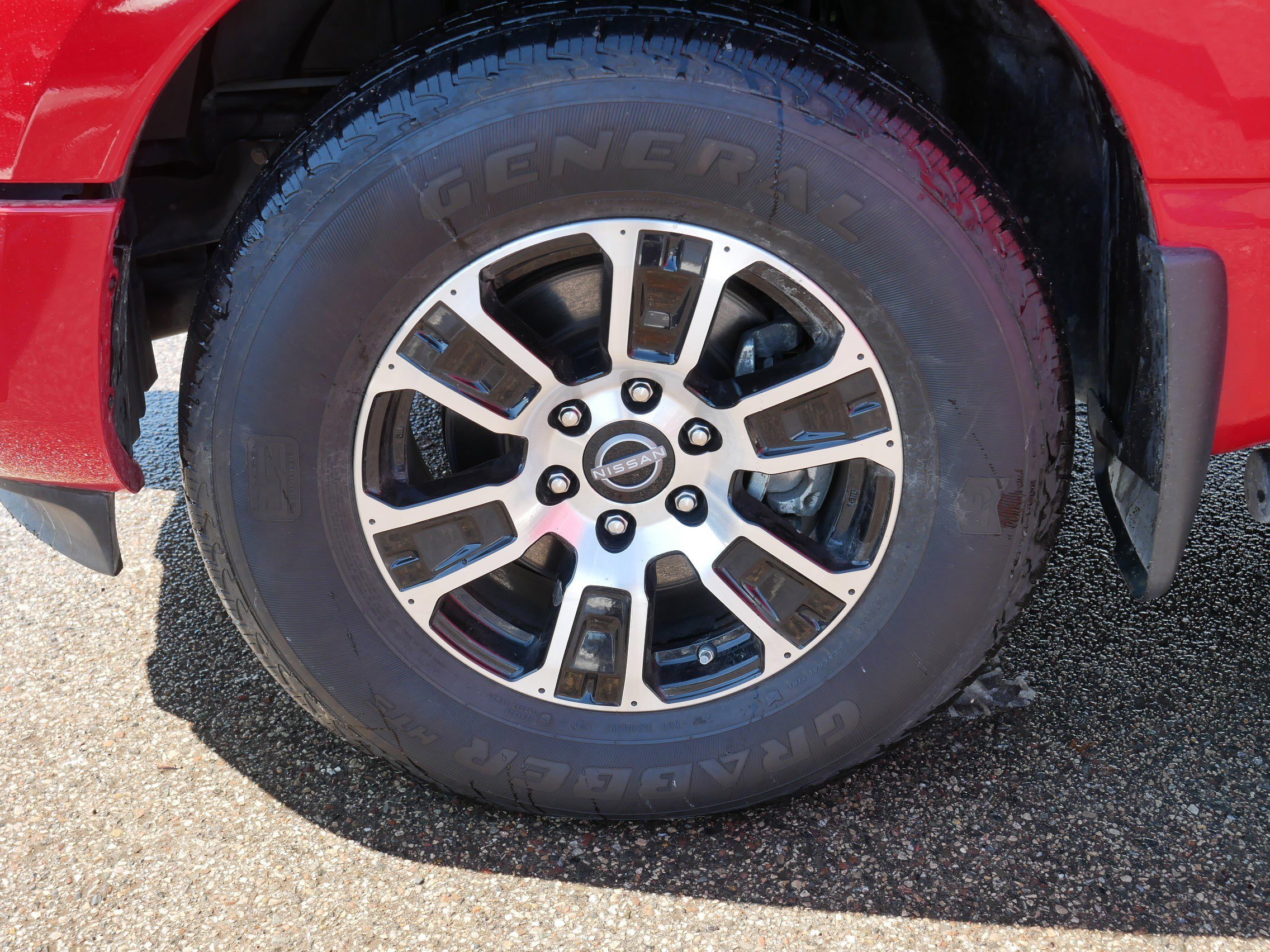 Certified 2024 Nissan Titan SV w/ Accessory Utility Package image 15