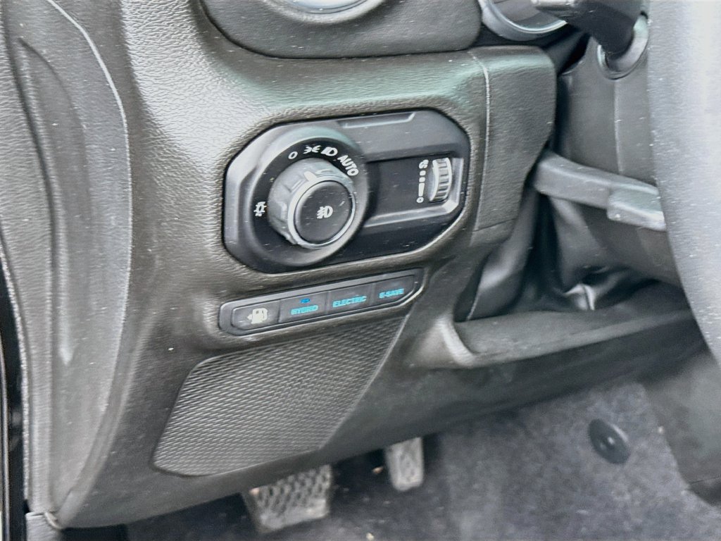 Certified 2023 Jeep Wrangler Unlimited Sahara AWD/4WD image 11